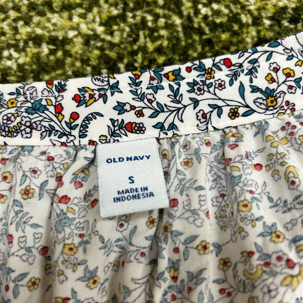 Old navy floral blouse - Picture 5 of 6